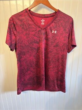 Under Armour Women's Short-Sleeve V-Neck Tee in Burgundy Red Marble